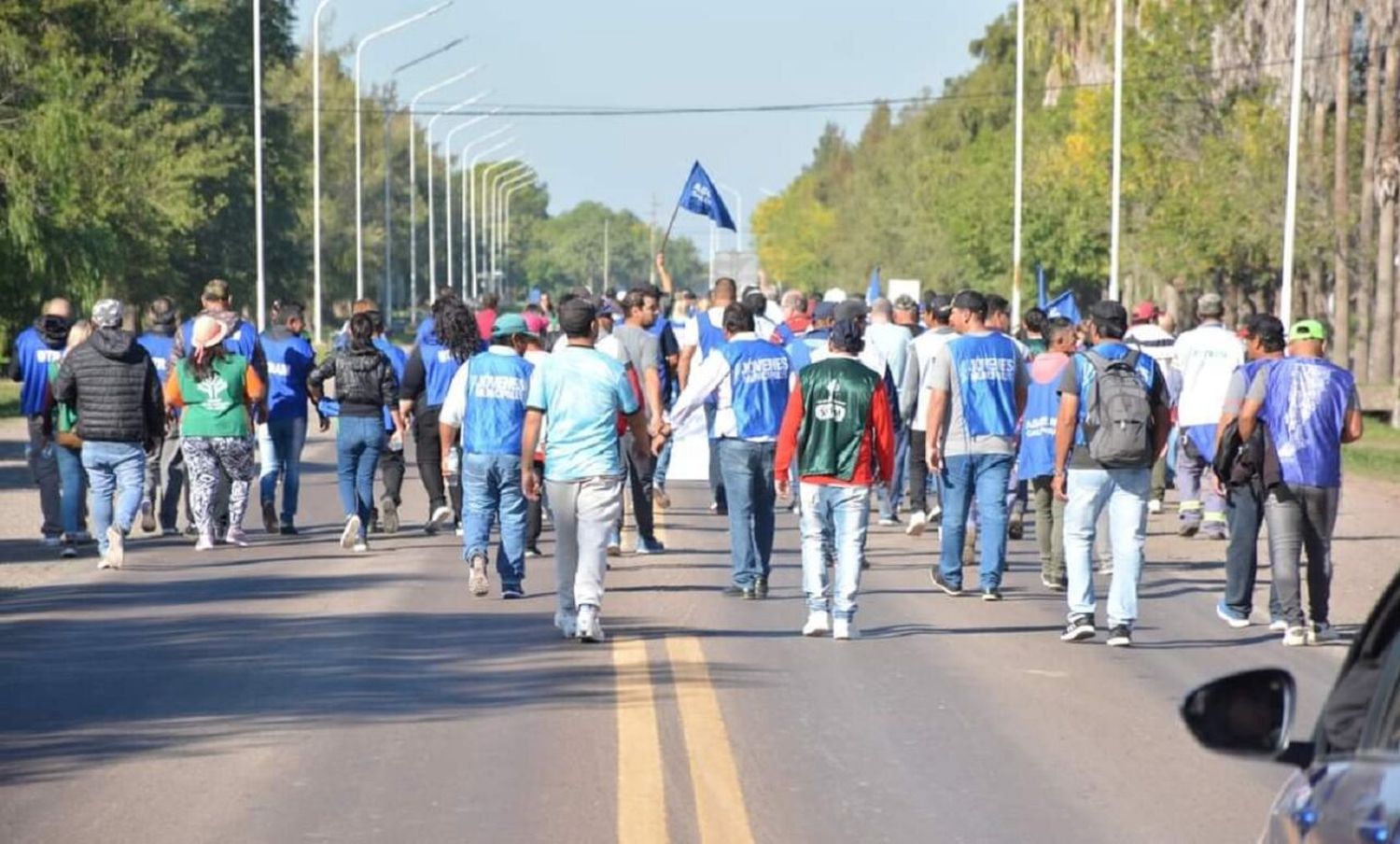 Corte total de la Ruta 11 por protesta de municipales en Calchaquí