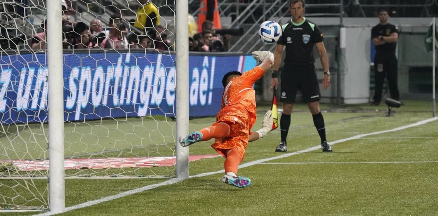 Chiquito Romero volvió a ser gigante, atajó dos penales y Boca jugará la final