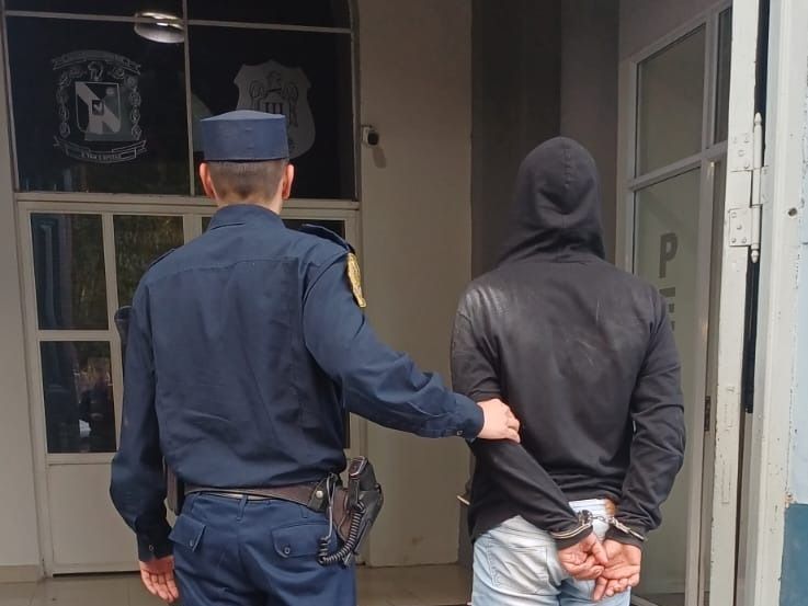 Violencia familiar: un joven incumplió una medida de restricción y fue llevado detenido