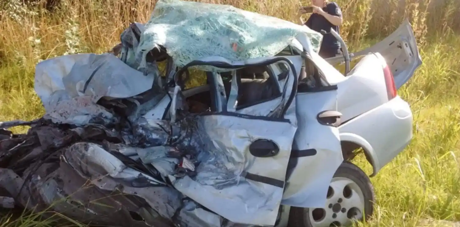Dos mujeres policías de Berazategui murieron tras un choque frontal en Ruta 11: Un nene se salvó de milagro