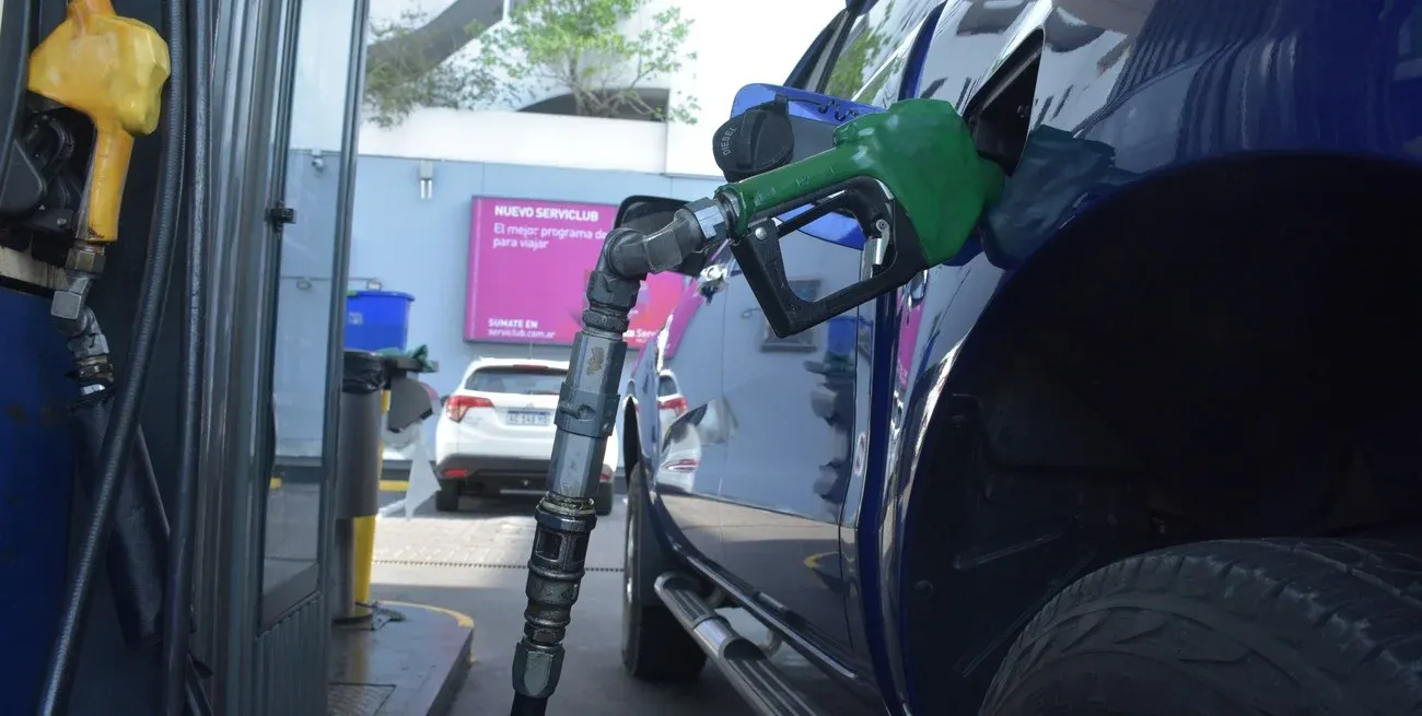 Aumentos en los combustibles desde febrero: cuánto subirán la nafta y el gasoil