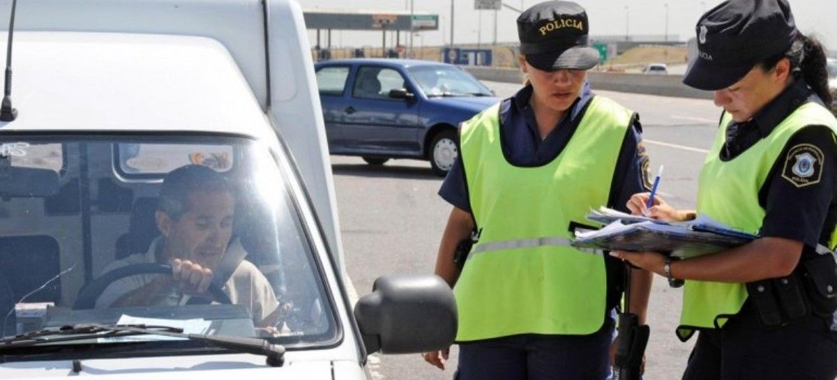 En provincia, cruzar en rojo o transitar a contramano costará cerca de $20 mil