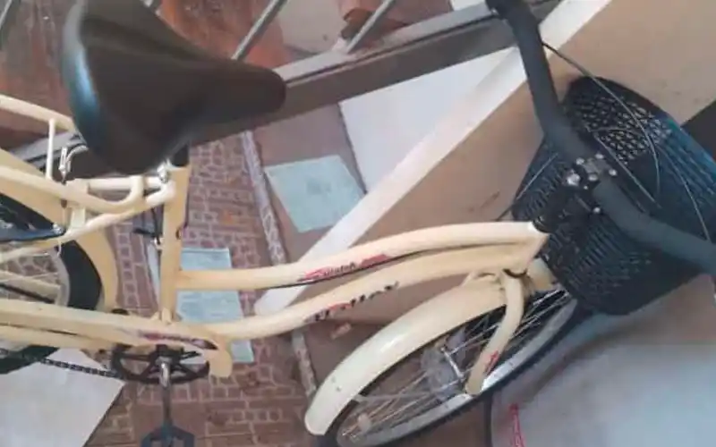Buscan bici robada en Rivadavia y Pueyrredón