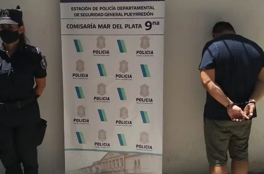 Detuvieron a integrante de una banda que opera en Playa Grande: robó una cadena de $150.000