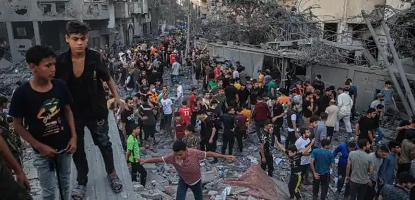 A los palestinos de Gaza les quedaban "24 horas de agua, electricidad y combustible", advirtió la OMS.