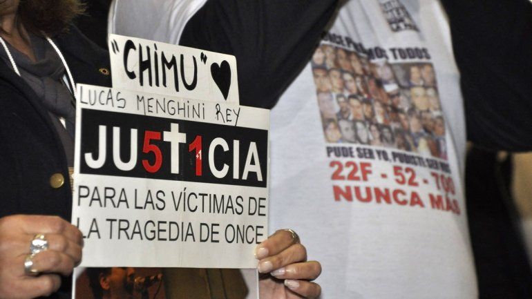 A un año y medio homenajearon a víctimas de la Tragedia de Once
