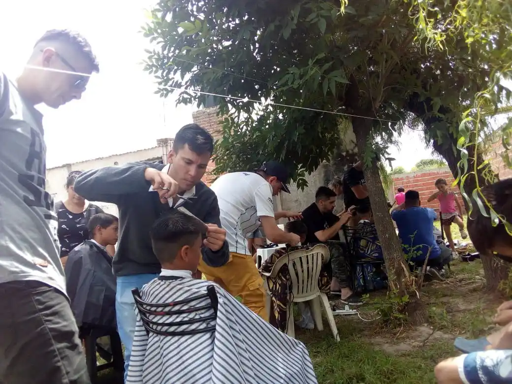 Un corte de pelo por una sonrisa