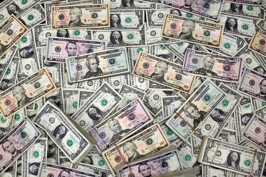 Así cerró el dólar en los bancos argentinos este jueves 16 de octubre