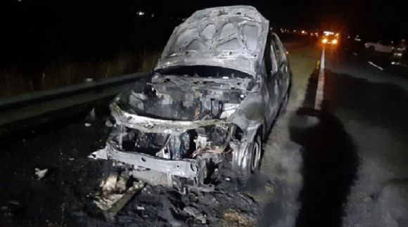 Punta Alta: compró un auto que se prendió fuego cuando salió a probarlo