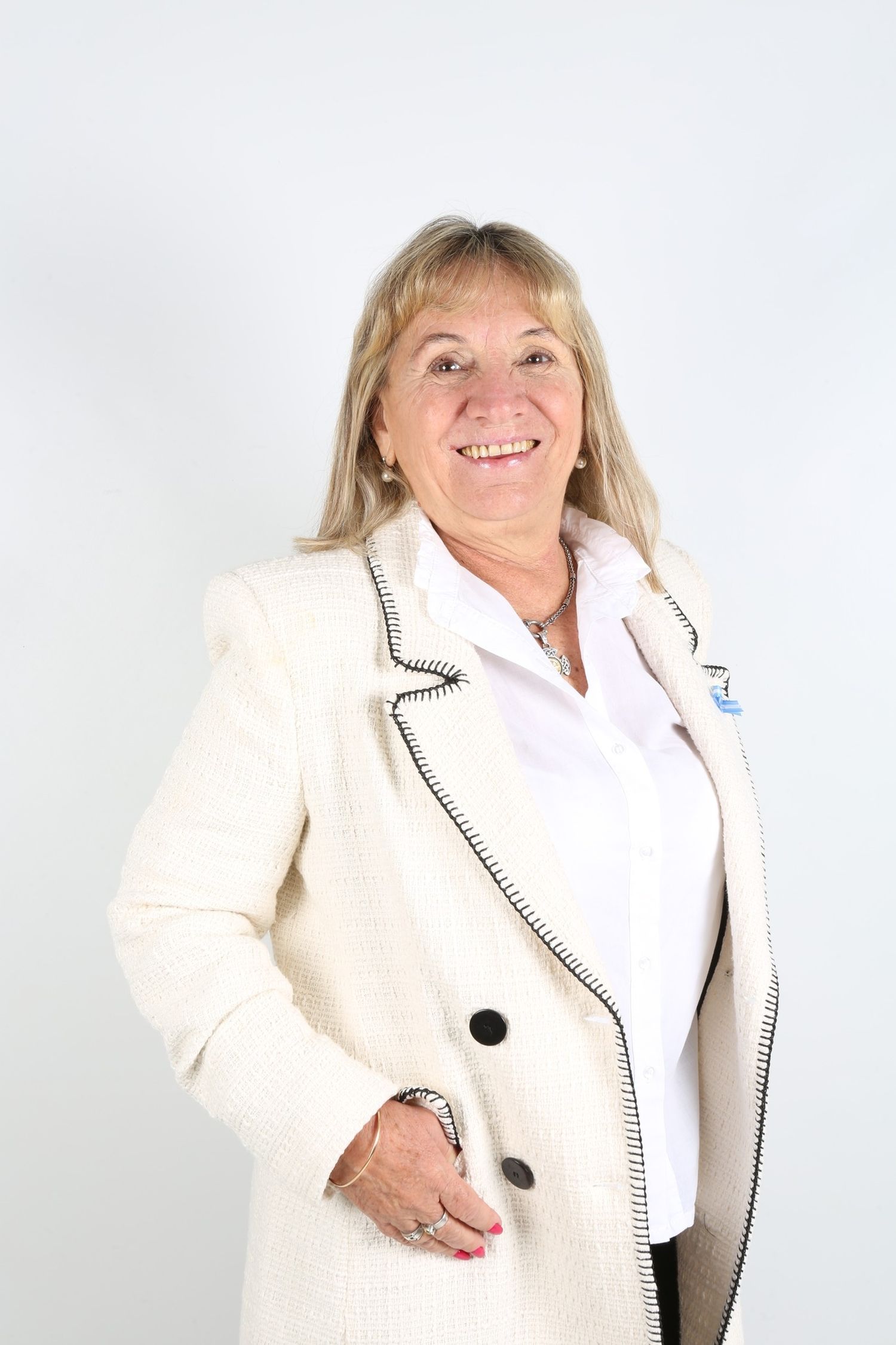 Dora Bogdan.