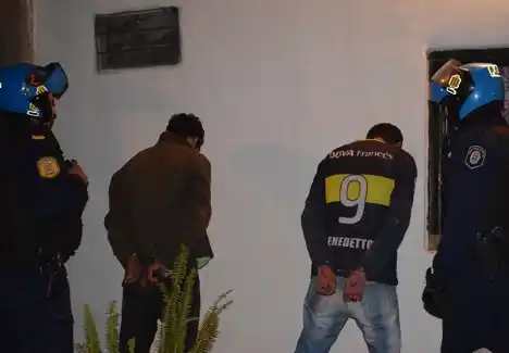 Fueron detenidos dos sujetos que habían robado una batería