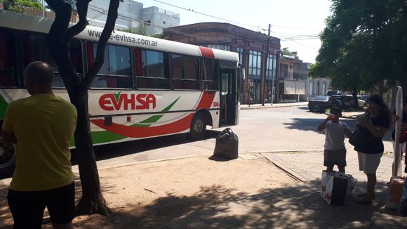 Río Tala: desde esta noche circula el colectivo que lleva pasajeros a las 23 horas
