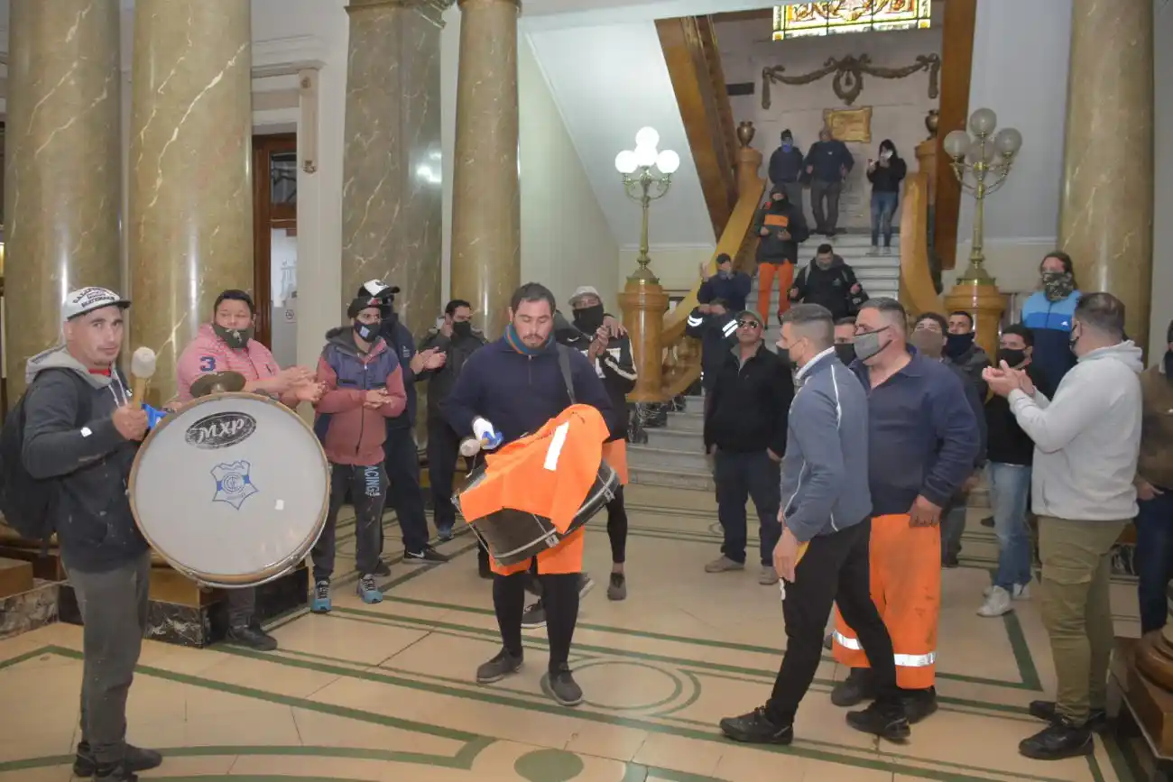 Continúa el conflicto en recolección: los trabajadores elevaron una nota al Ejecutivo