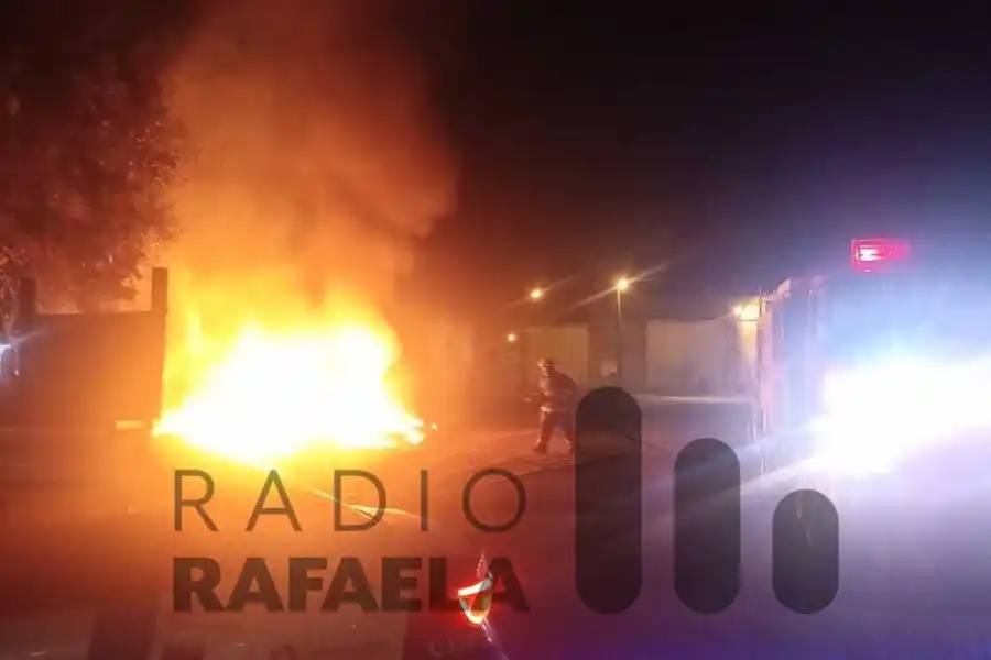 Trabajo de Bomberos durante la madrugada