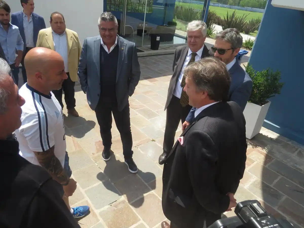 Sampaoli y Tapia recibieron al embajador de Rusia