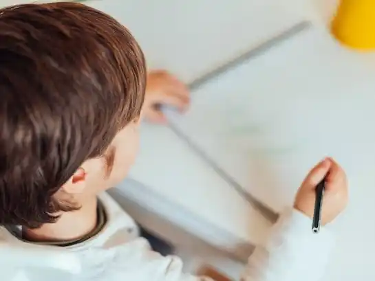 Infancia en riesgo: especialistas locales piden más atención a los signos de malestar