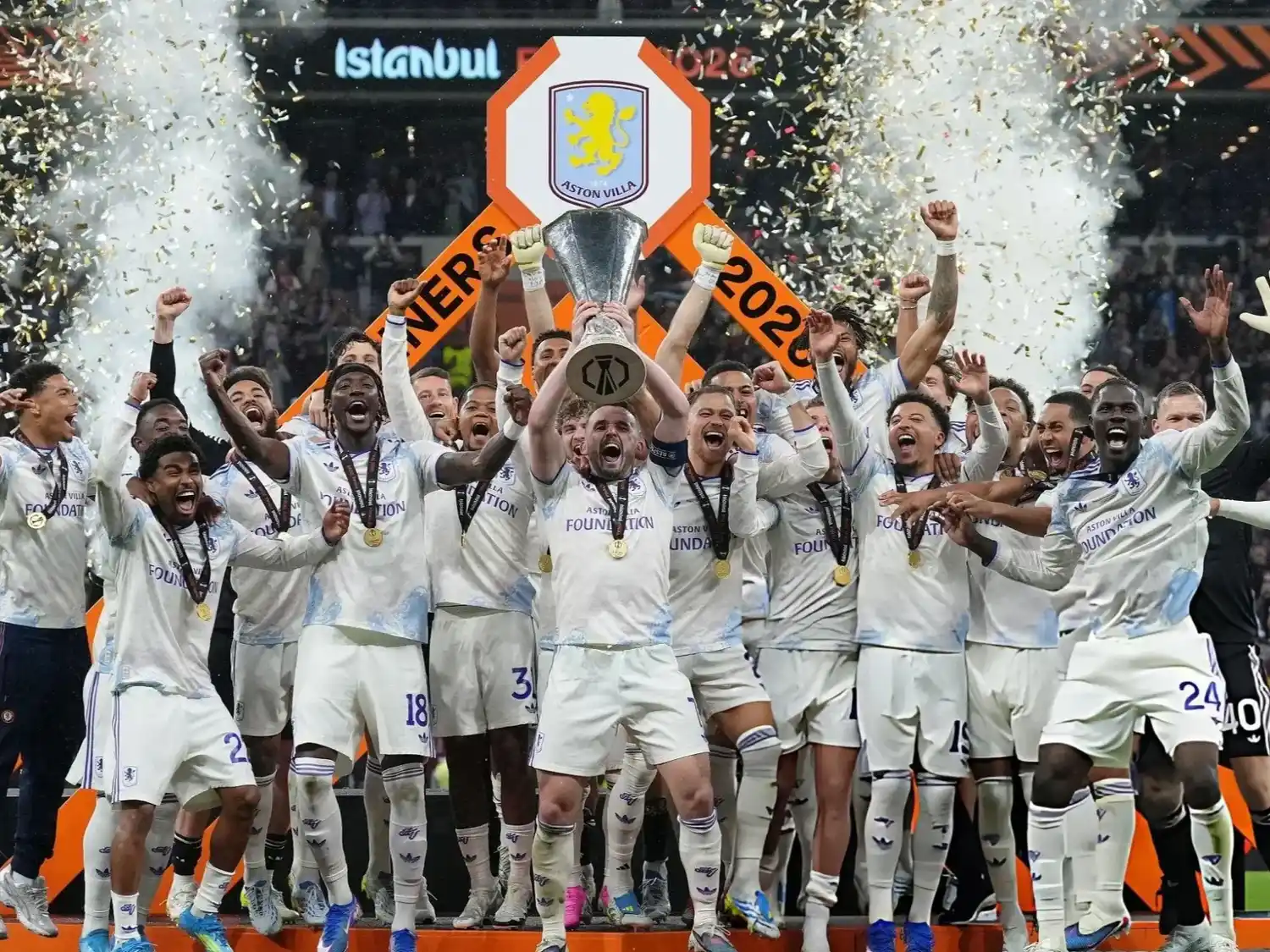 Aston Villa coronó una campaña sobresaliente y volvió a festejar en el plano internacional.