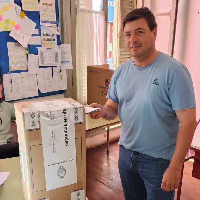 Francisco Morchio votó y pidió compromiso con la gente de trabajo