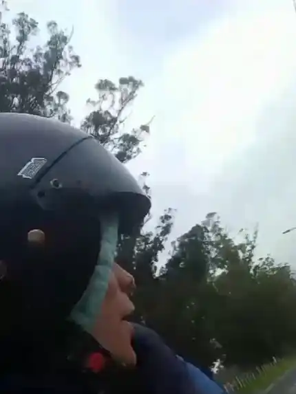 Se filmaron escapando de la policía y lo subieron a las redes
