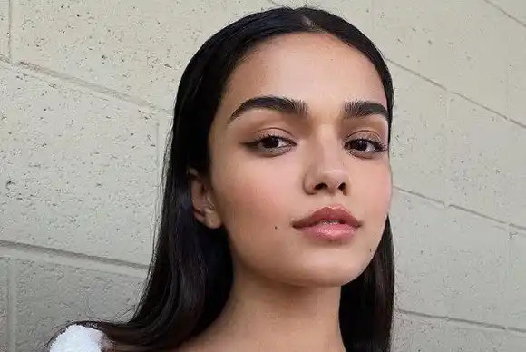 Actriz colomboestadounidense será Blancanieves en nueva versión de Disney