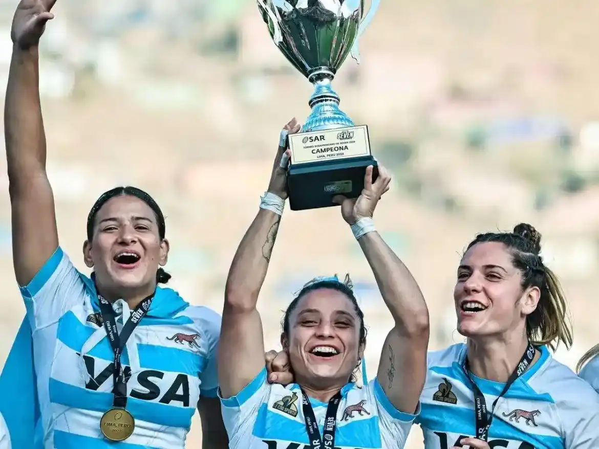 El festejo de las tricampeonas. Foto: @lasyaguaretes