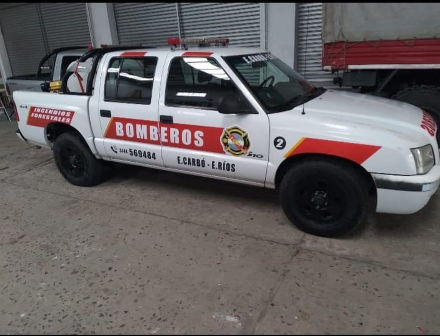 La Aduana donó un nuevo móvil para los Bomberos Voluntarios de Enrique Carbó