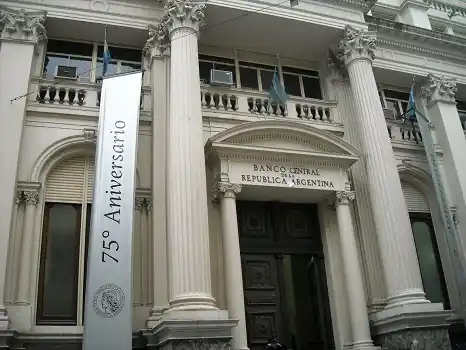 Caída de reservas supera los US$ 10 mil millones en el año