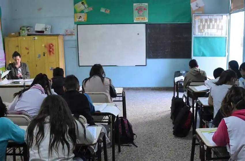 El Gobierno responsabilizó al macrismo por los malos resultados en la evaluación de aprendizaje de la Unesco