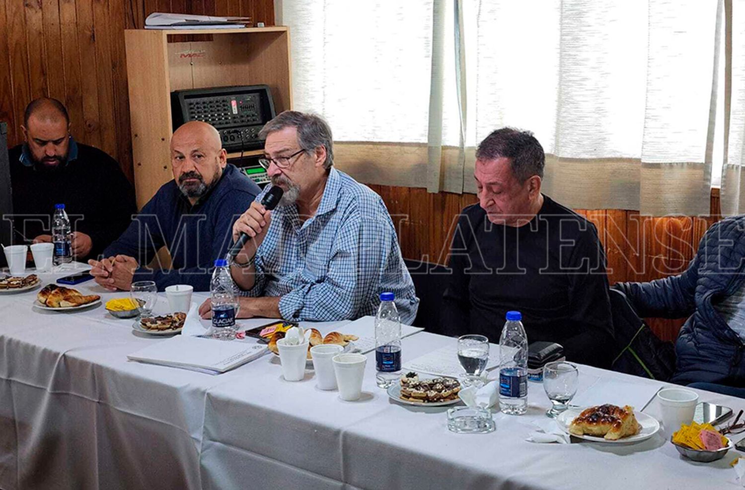 Trabajadores de la UGATT: "Podemos ser pasivos pero pelotudos no somos"