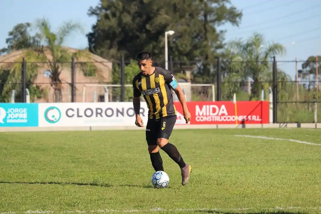 Agustín Jara, capitán de Santamarina.