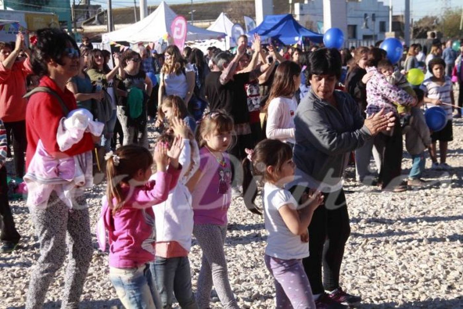La familia celebró la primavera en inmediaciones del puerto