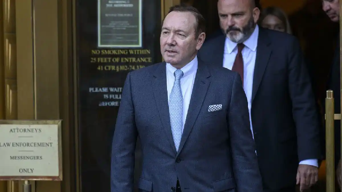Fiscalía británica describe al actor Kevin Spacey como un «acosador sexual»