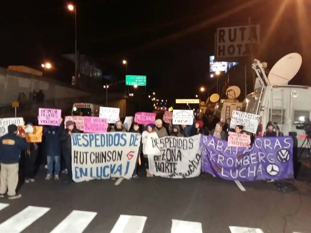 Corte de trabajadores despedidos en Panamericana: "Somos más de 200"