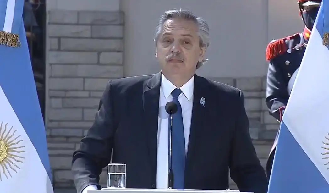 Tras la dura derrota electoral, Alberto Fernández desembarca en Almirante Brown