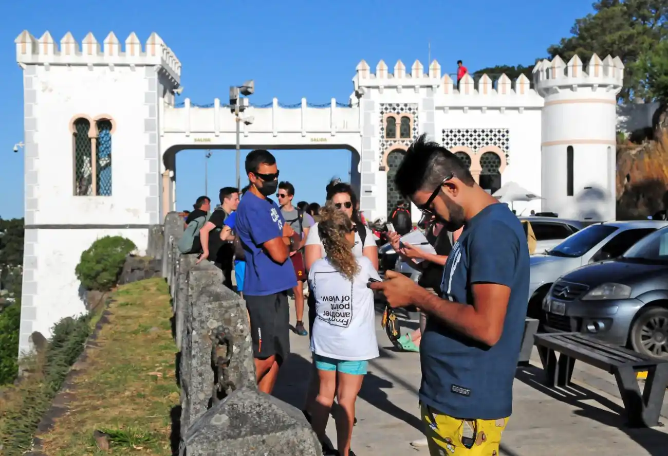 Infectólogos piden evitar las reuniones sociales en el fin de semana largo