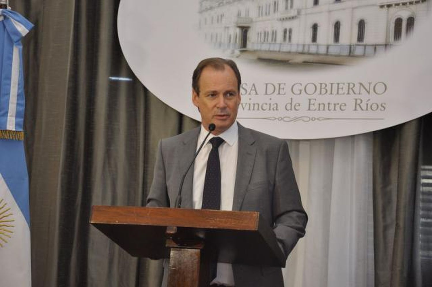 “Las negociaciones siguen abiertas”, dijo Bordet respecto al paro docente 