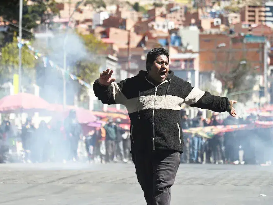 Se abre una vía de pacificación en Bolivia: obreros y campesinos piden al Gobierno una ronda de negociación
