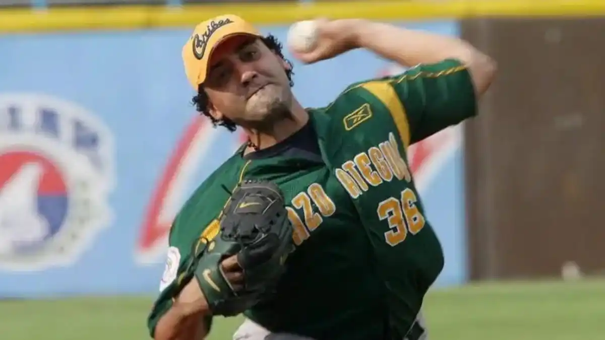 Por falta de recursos VELARON EN LA CALLE a ex grandeliga Alex Herrera (+Fotos)