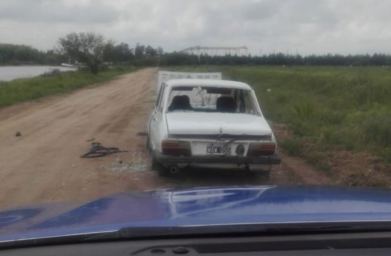 Asaltaron a una familia en Ingeniero Moneta: les robaron un auto que apareció abandonado en el puerto