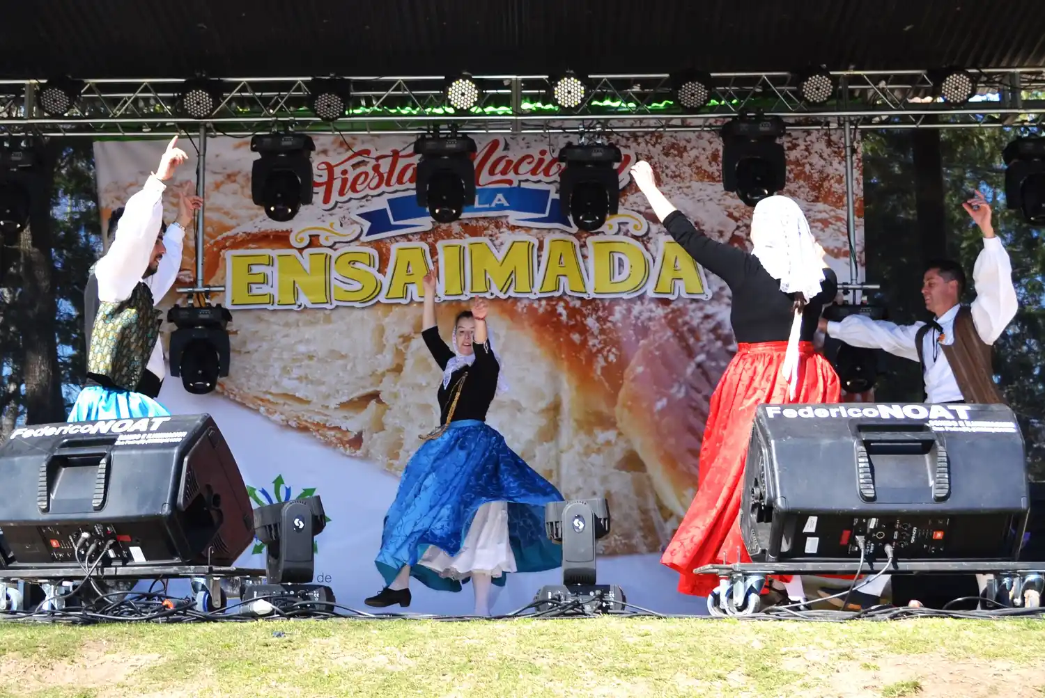 La Fiesta de la Ensaimada, organizada por Agrupación Mallorca con el Municipio, es uno de los eventos más relevantes del calendario local.