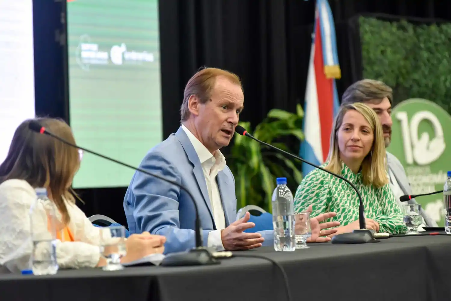 Bordet rechazó el “liberalismo de mercado” y recordó sus consecuencias en la provincia