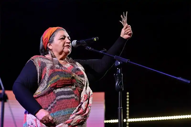 Ema Cuañeri y artesanas formoseñas en 
la Feria de Artesanía Aborigen Chaqueña