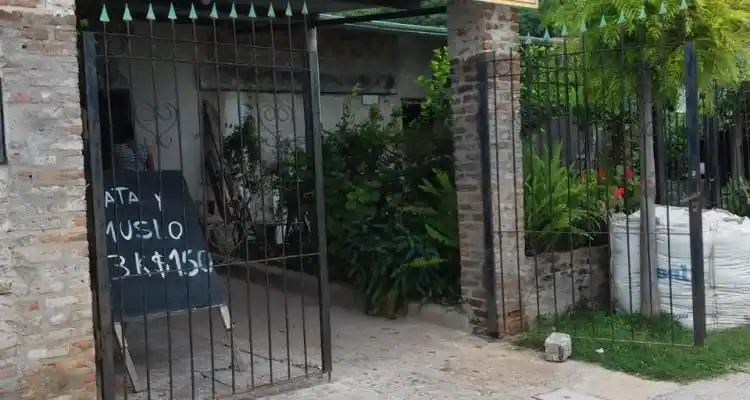 Investigan la procedencia  de la mercadería  de ayuda social  que vendían  en un almacén