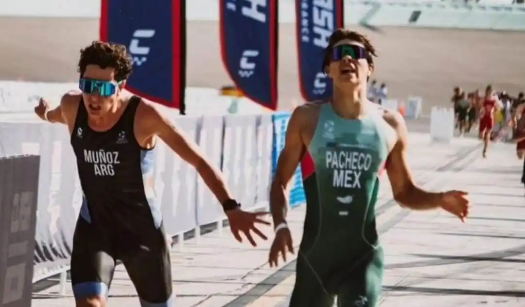 El marplatense Thiago Muñoz en el momento de la llegada a unos pocos segundos del podio.