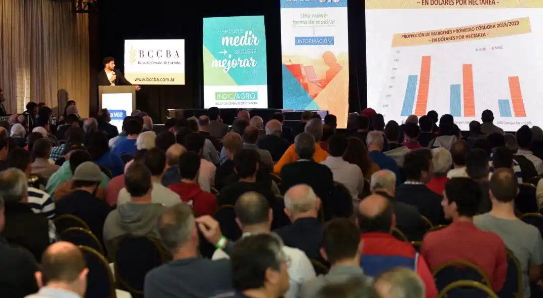 El agro espera señales, ante la nueva siembra de soja y maíz