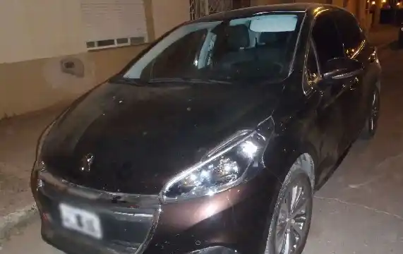 Compró un auto por Internet y la Policía lo secuestró por trucho 