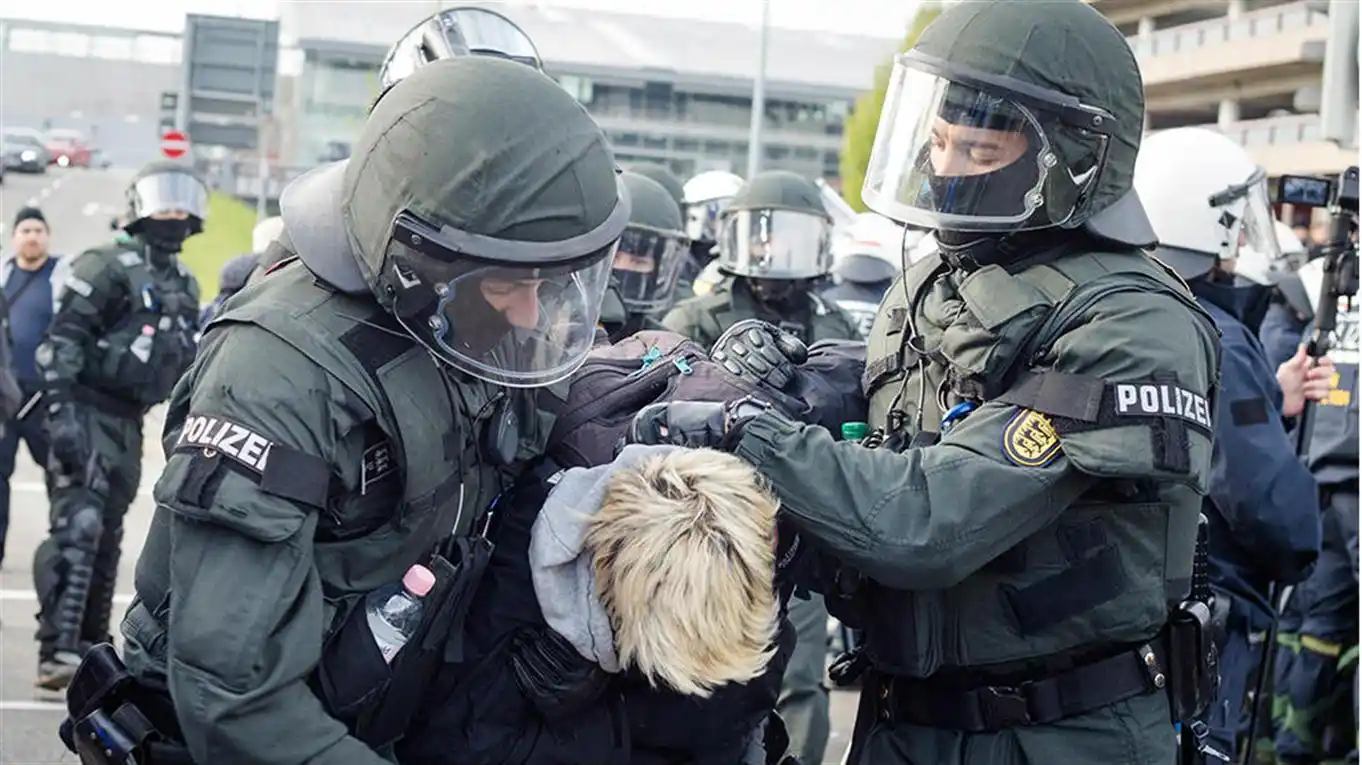 Alemania: Disturbios y cientos de detenidos en una protesta