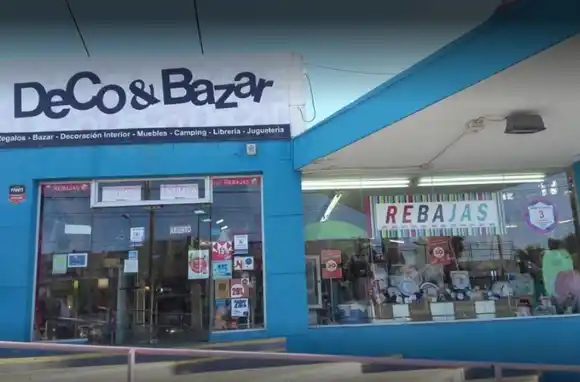 Continúa el conflicto en las tres casas de decoración tomadas por los empleados