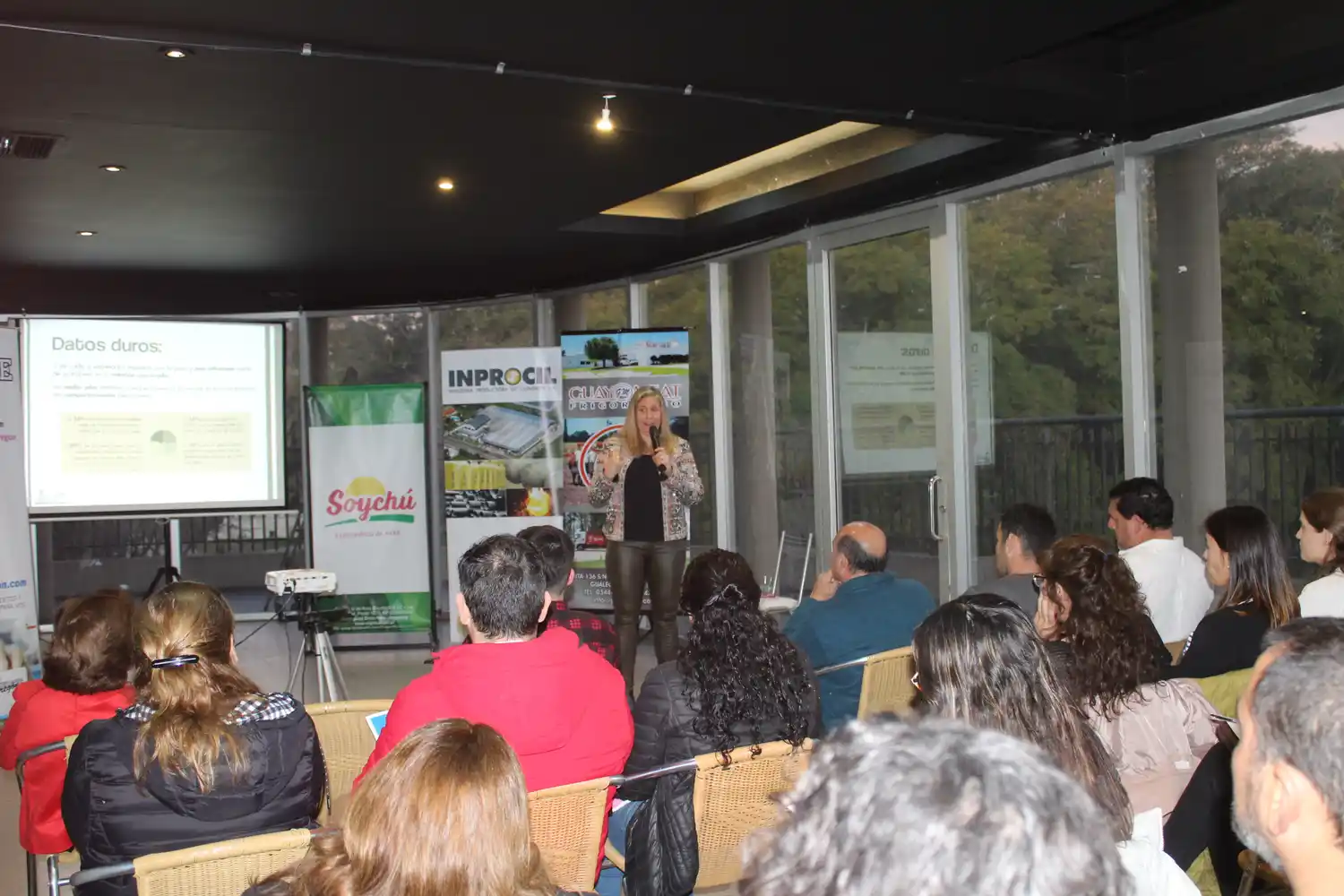 Carolina Larreteguy brindó un taller de Bienestar Laboral