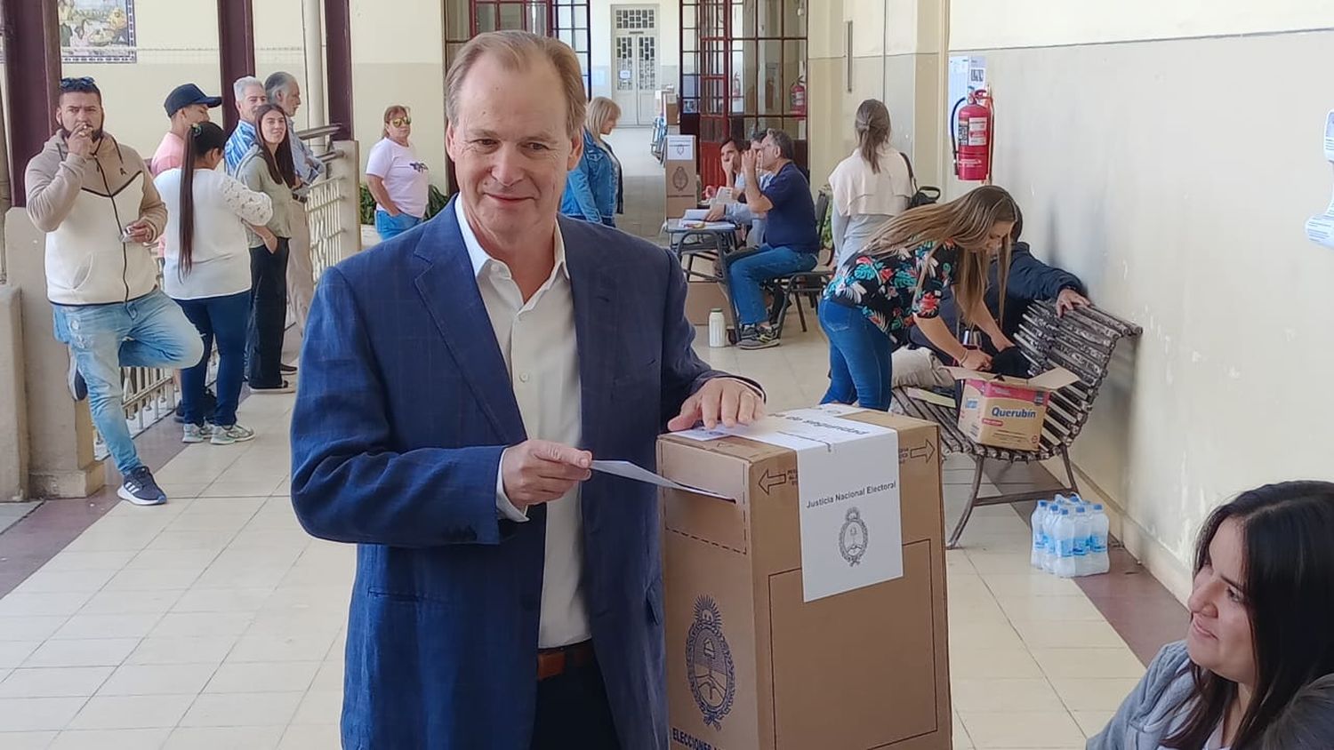 Gustavo Bordet emitió su voto y reflexionó que "se están definiendo dos modelos de país"